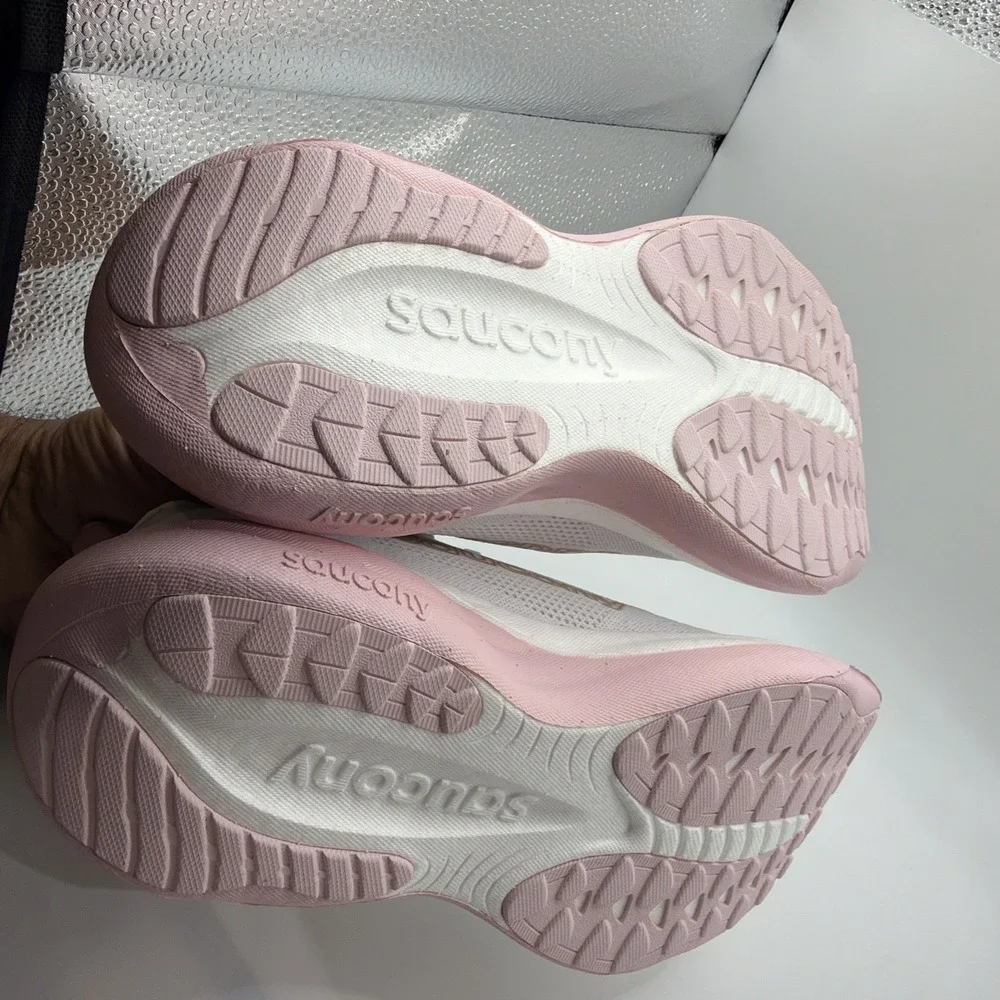 Saucony Ride 19 Women's  Running Shoes White/Silk  Size 6.5 New